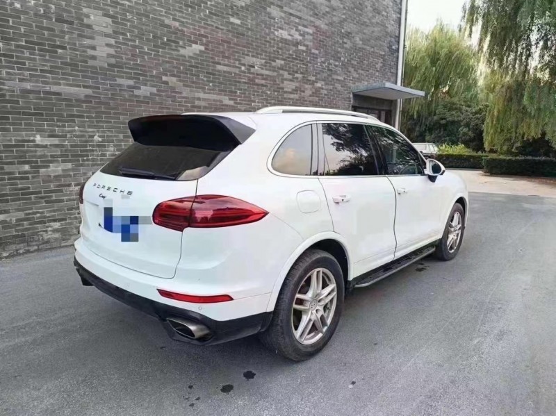 济宁17年保时捷卡宴4