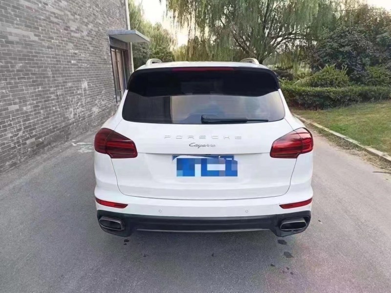 济宁17年保时捷卡宴9