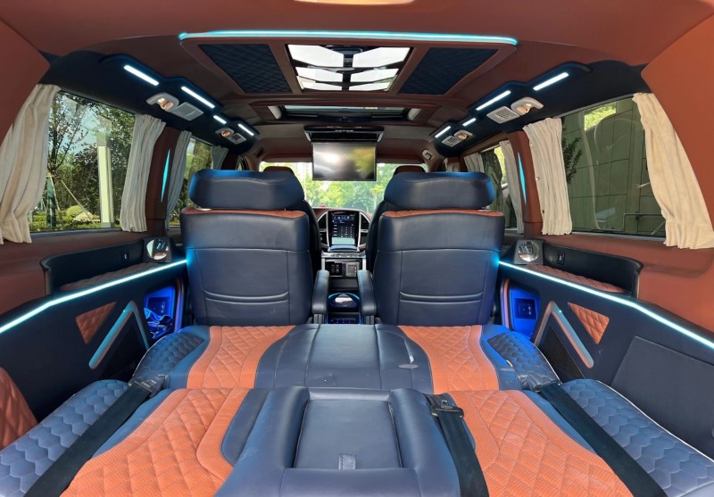 济宁20年奔驰威霆6