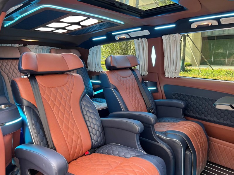 济宁20年奔驰威霆7