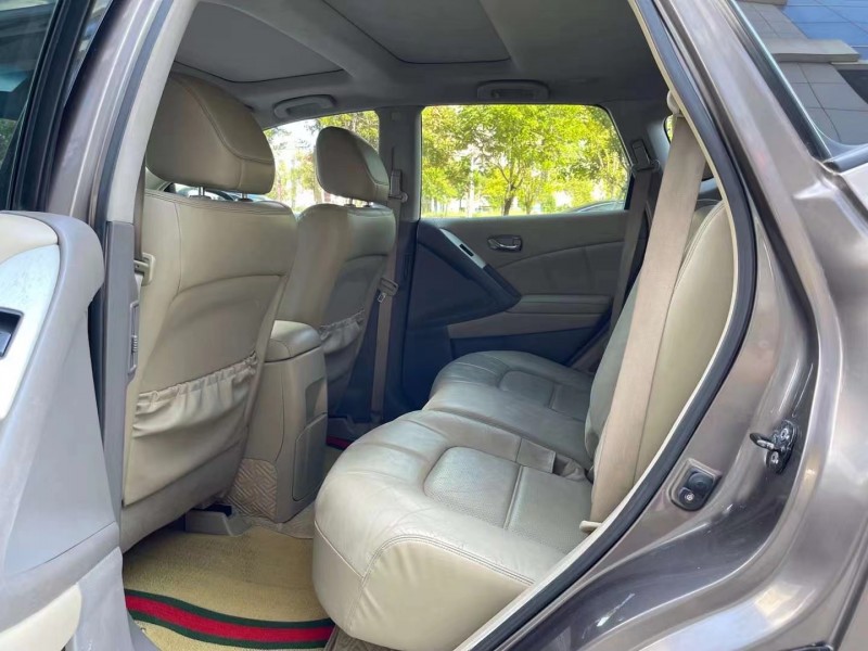 济宁12年日产楼兰6