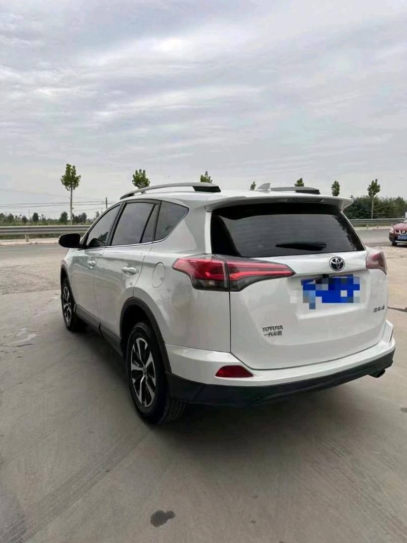 东营17年丰田RAV4荣放5