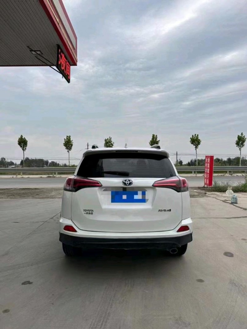 东营17年丰田RAV4荣放6