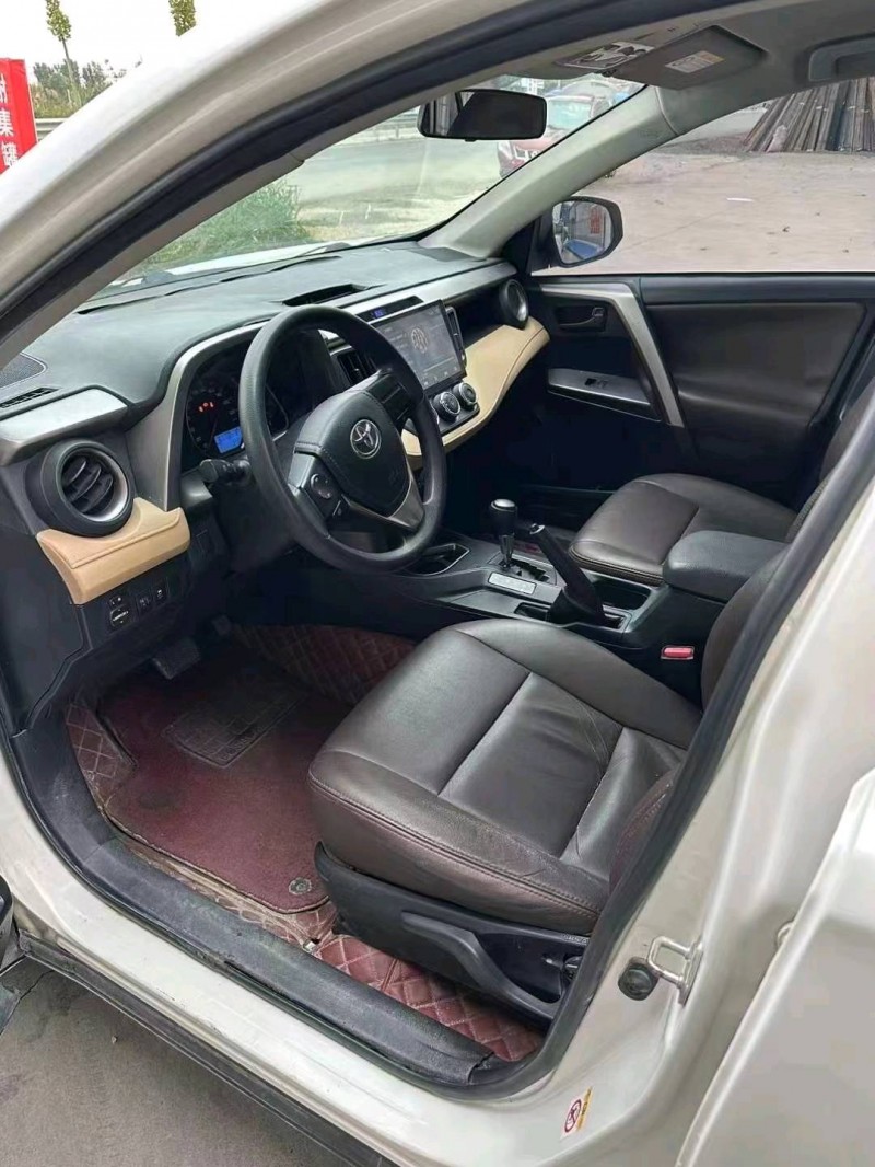 东营17年丰田RAV4荣放8