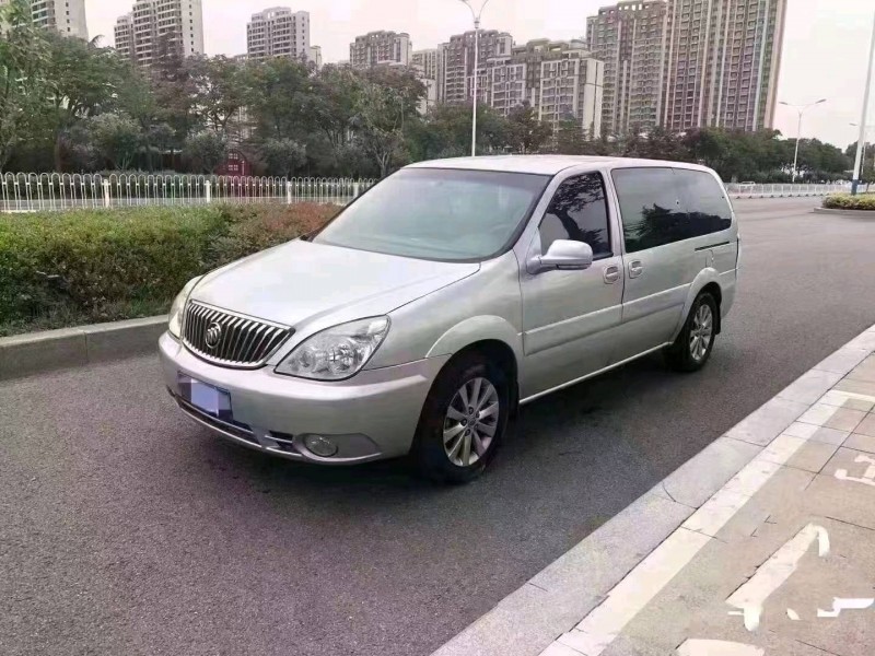 济宁13年别克GL82