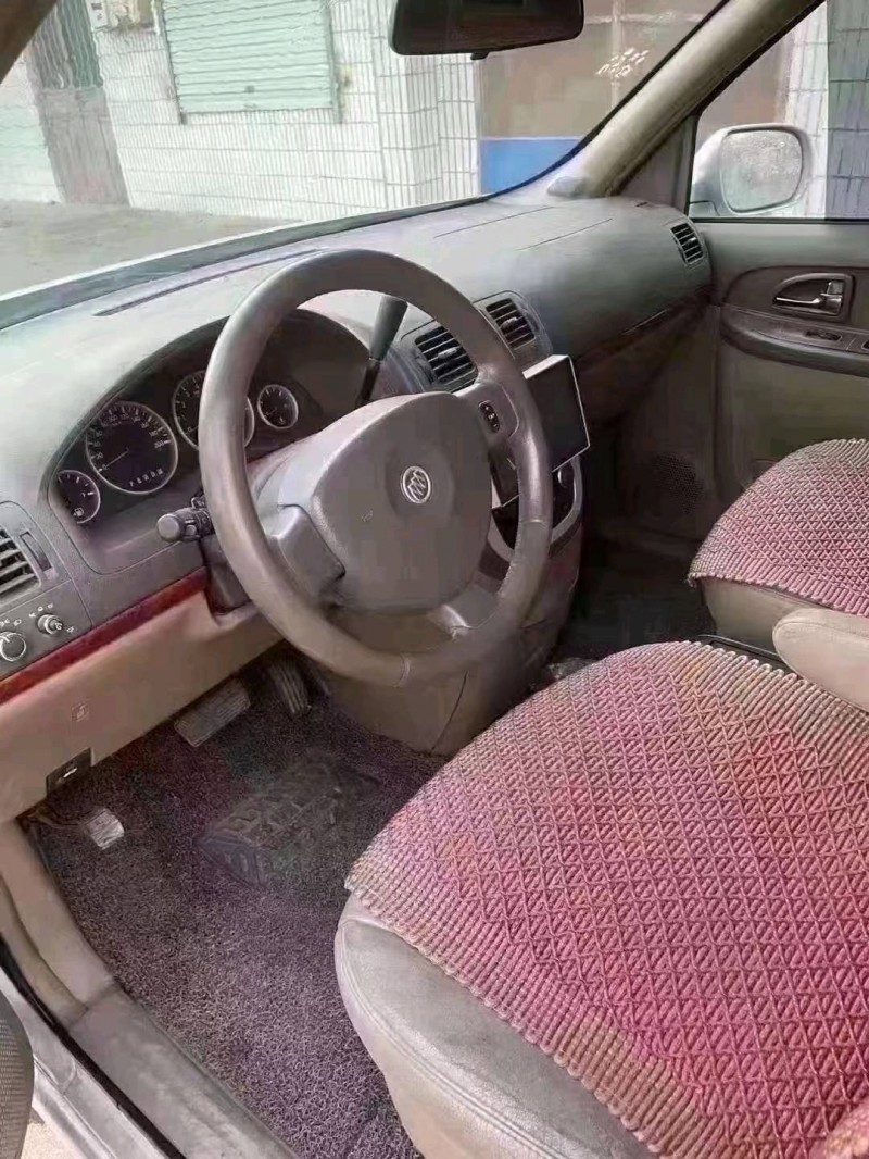 济宁13年别克GL83