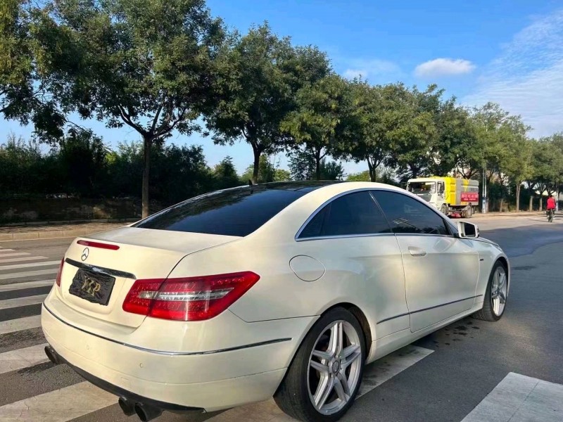 东营12年奔驰E8