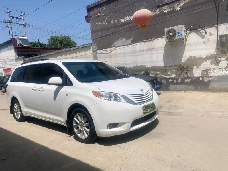 保定15年丰田塞纳3