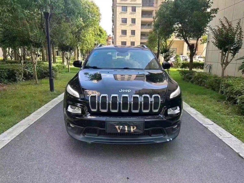 臺州16年Jeep自由光1