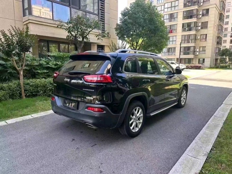 臺州16年Jeep自由光6