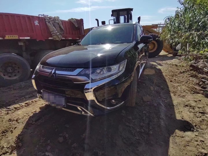 保定22年三菱欧蓝德1