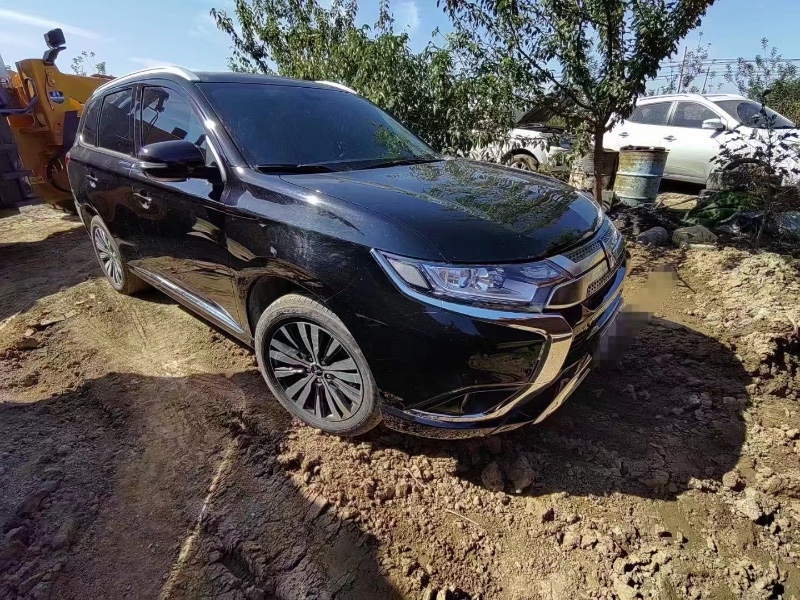 保定22年三菱欧蓝德2