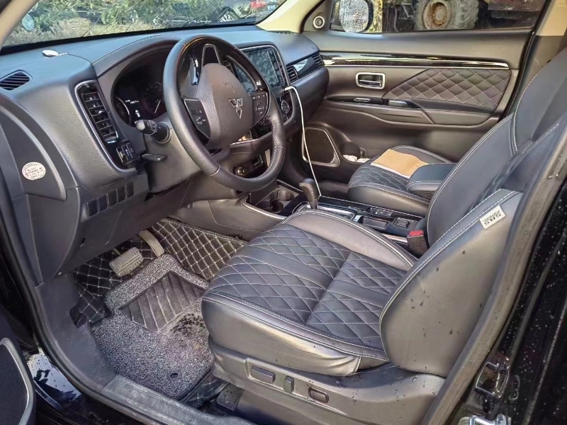 保定22年三菱欧蓝德6