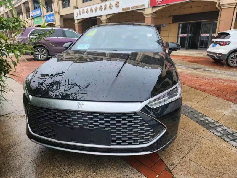 济南23年比亚迪秦1