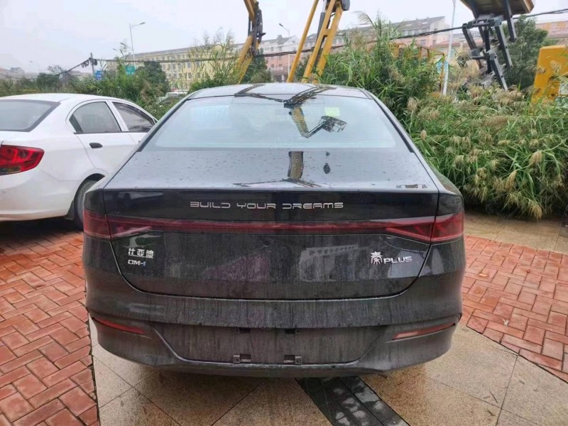 济南23年比亚迪秦4