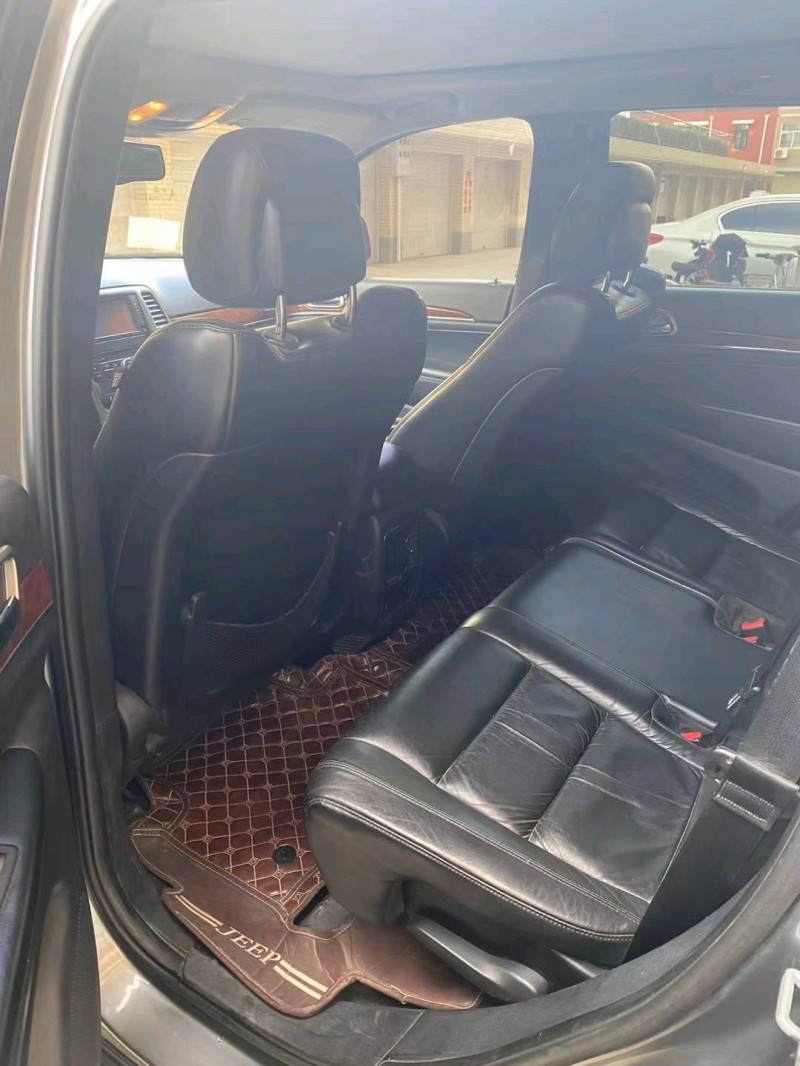 保定13年Jeep大切诺基5