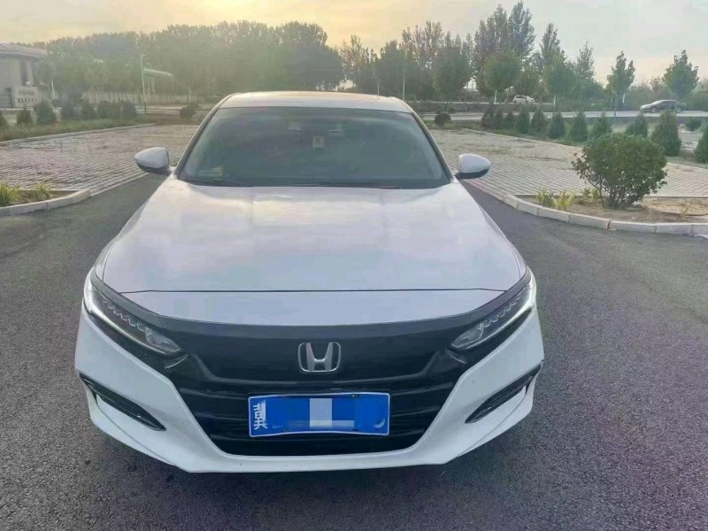 邢台19年本田雅阁1