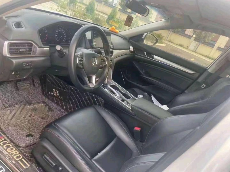 邢台19年本田雅阁4