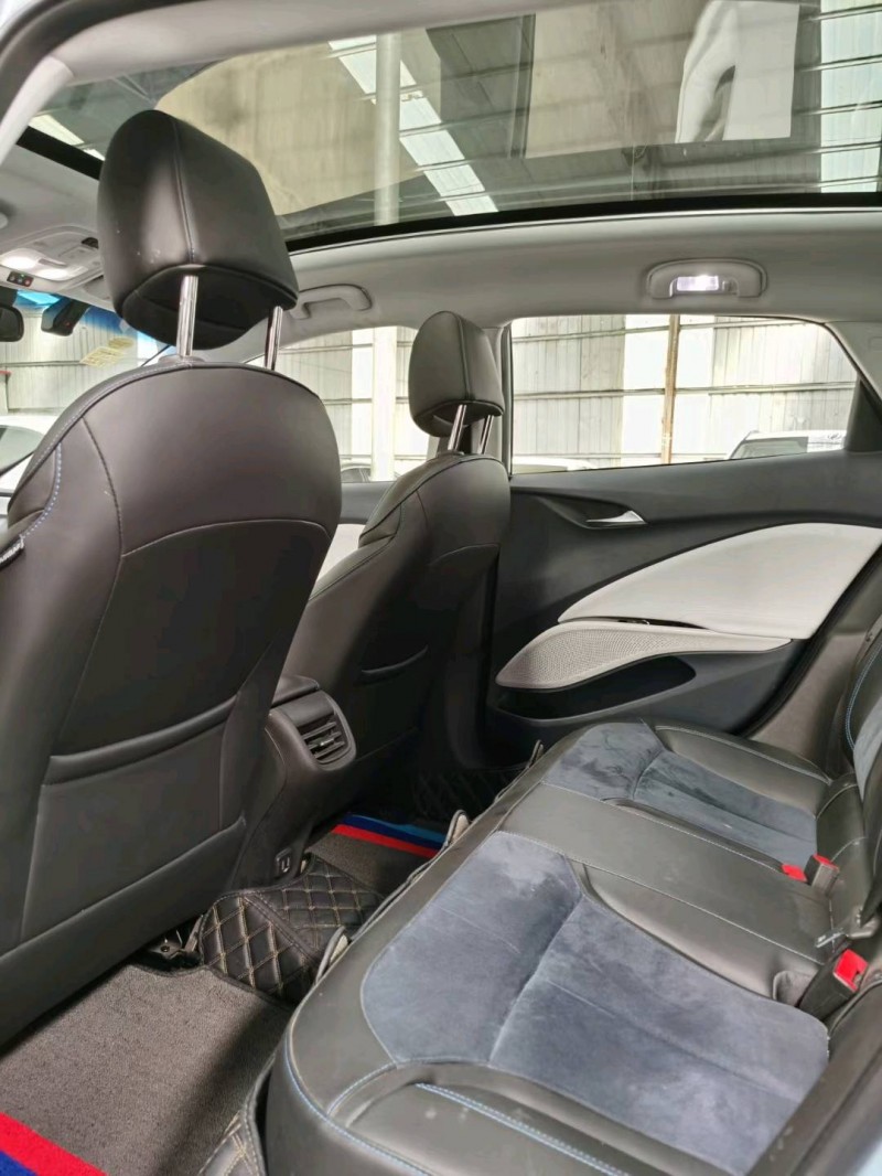 临沂21年别克微蓝5