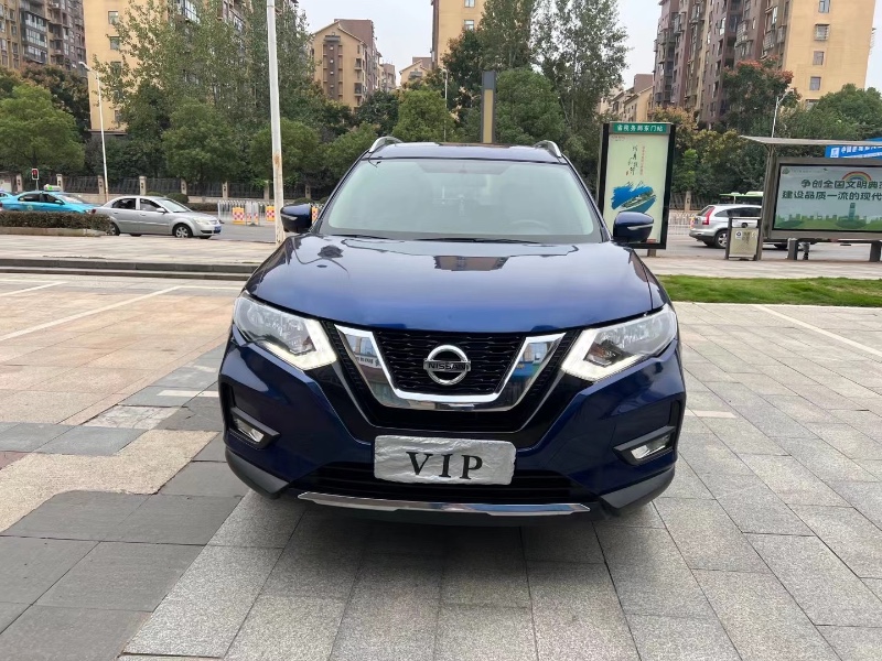 長沙18年日產奇駿1