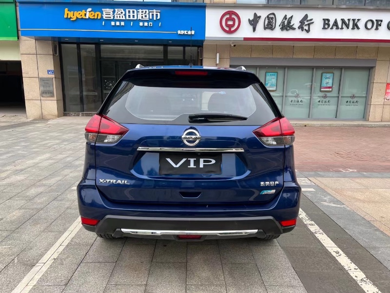 長沙18年日產奇駿3