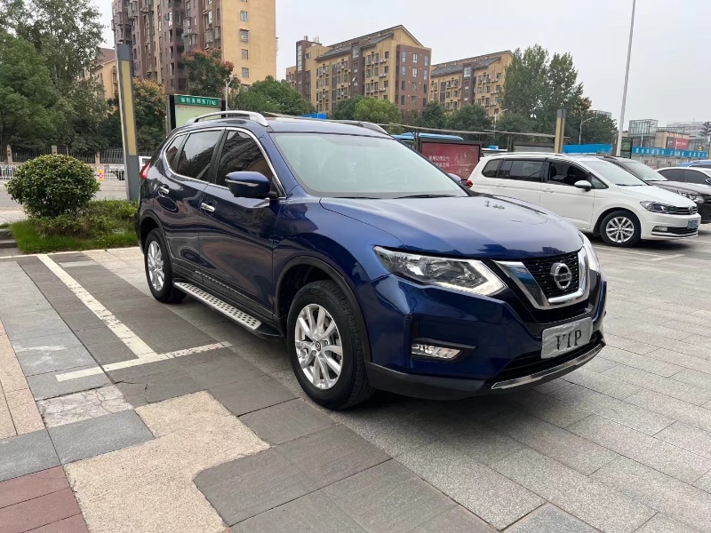 長沙18年日產奇駿5