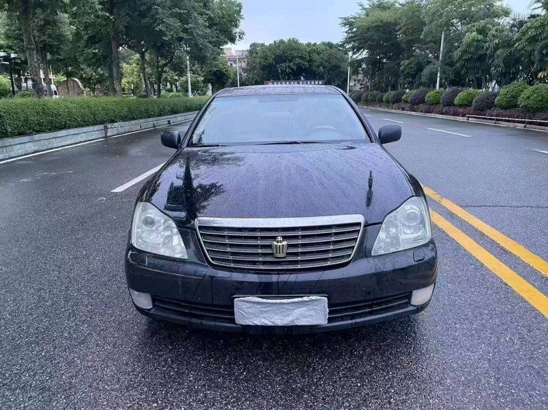 深圳07年丰田皇冠1
