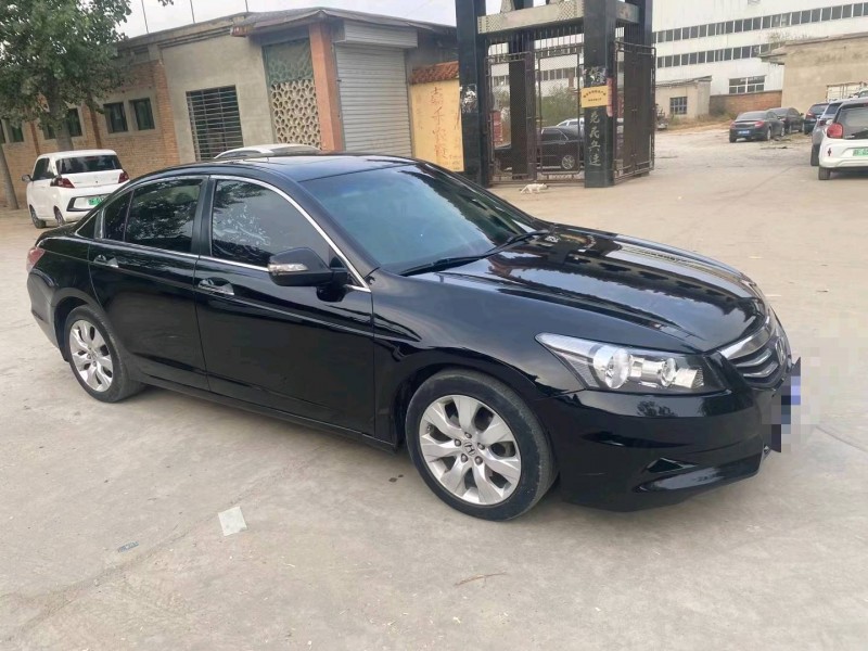 保定12年本田雅阁2