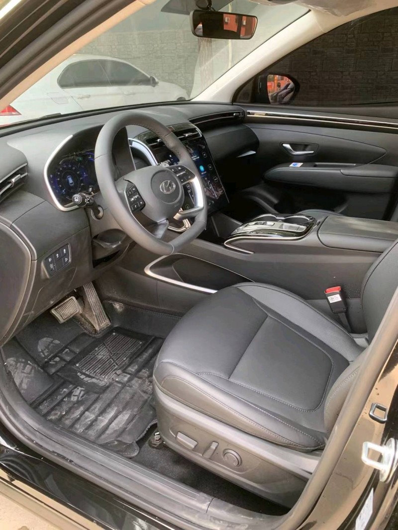 保定23年现代途胜4