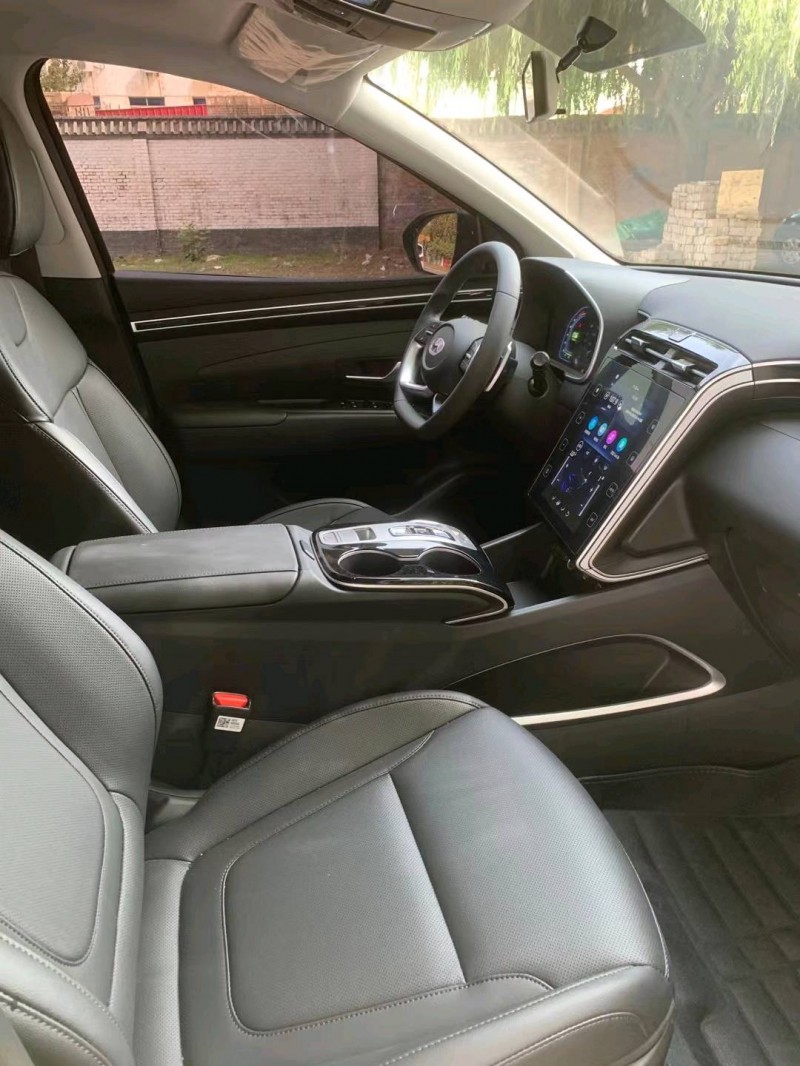 保定23年现代途胜6