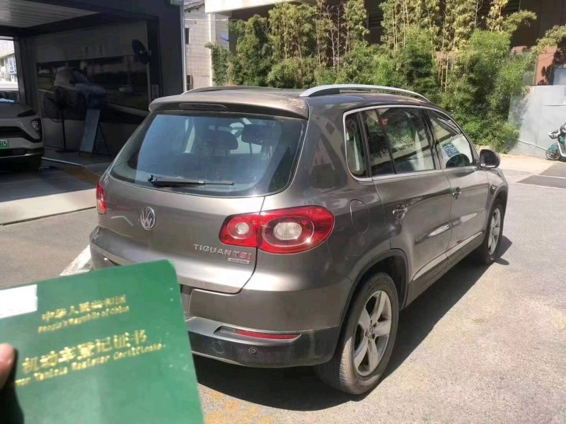 珠海10年大众途观5
