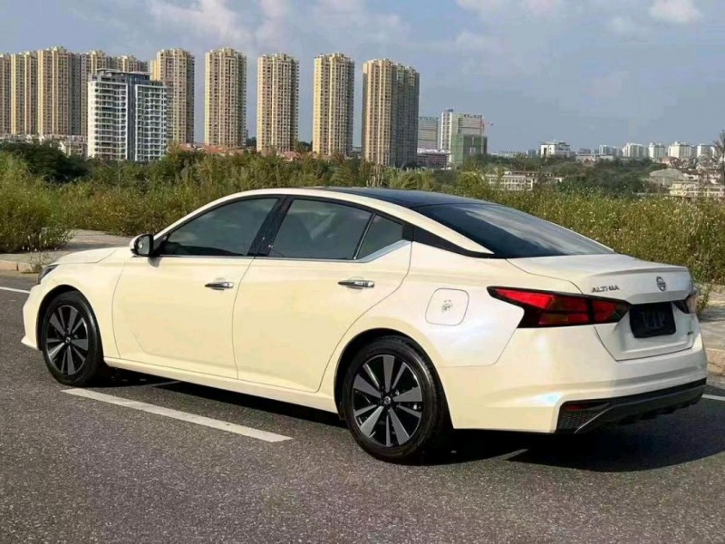 潍坊20年日产天籁4