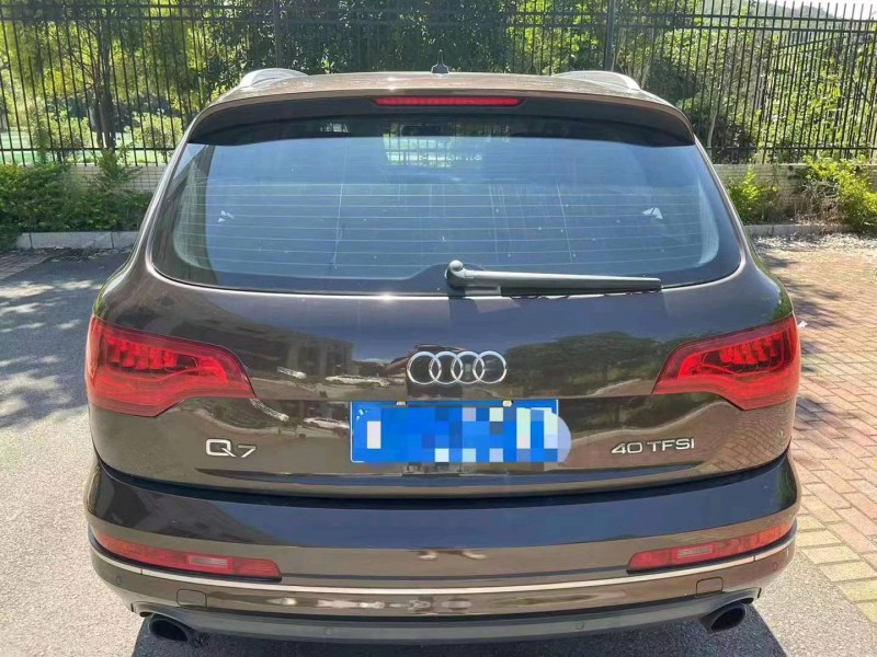 三明12年奧迪Q79