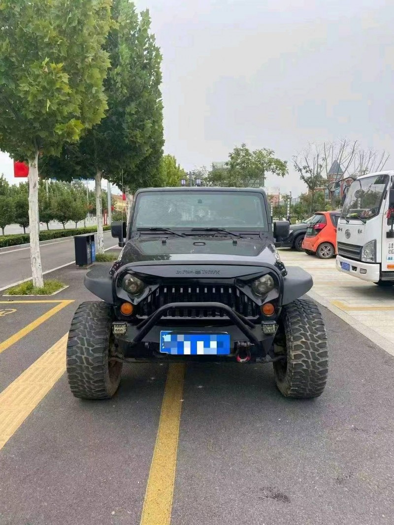 枣庄09年Jeep牧马人1