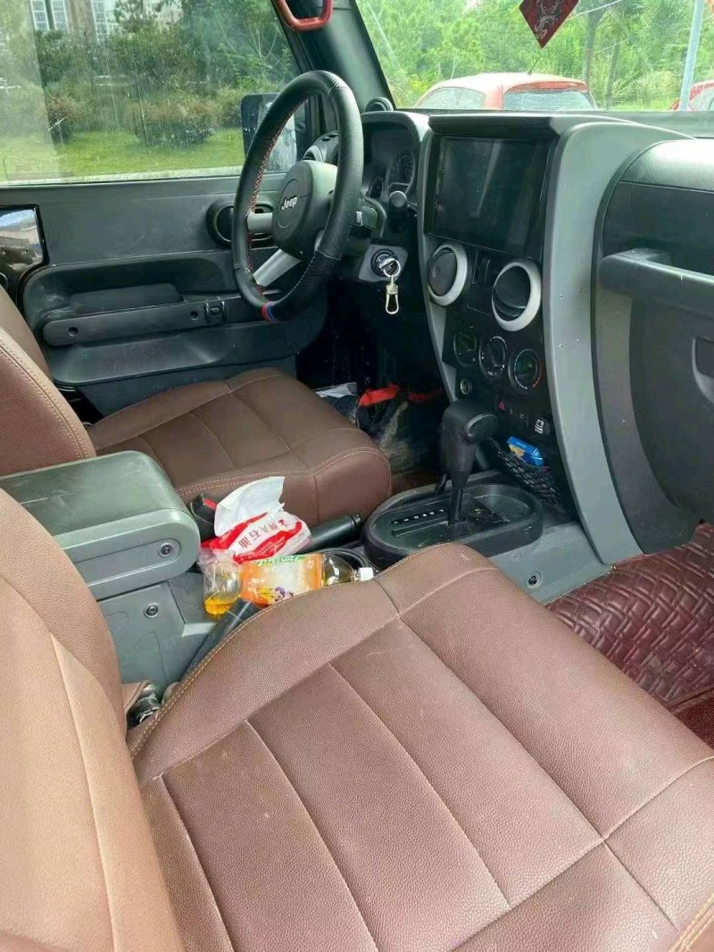 枣庄09年Jeep牧马人8