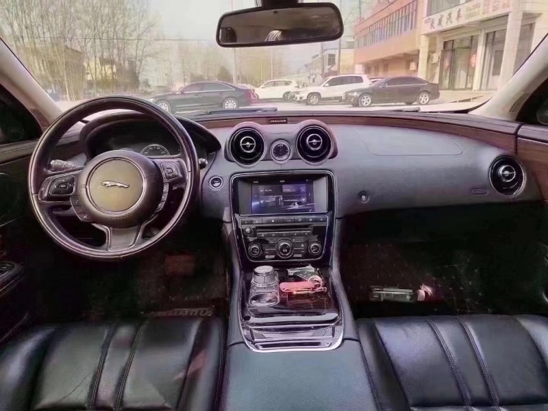 济宁17年捷豹XEL5