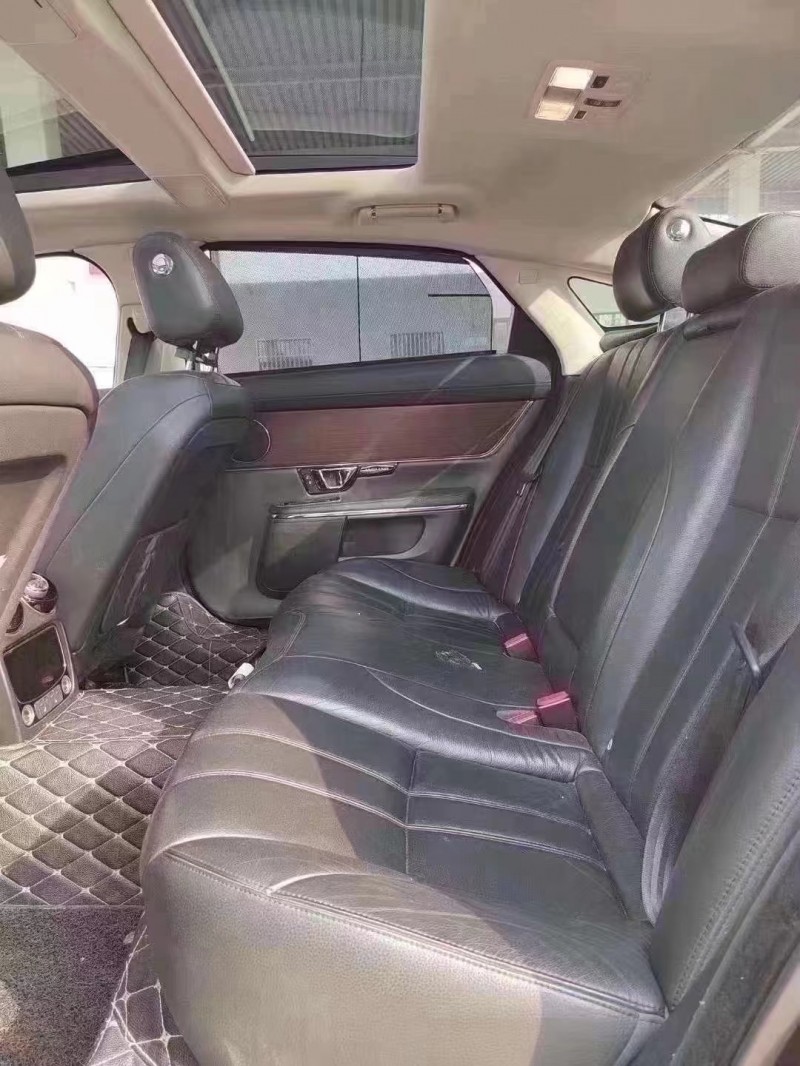 济宁17年捷豹XEL8