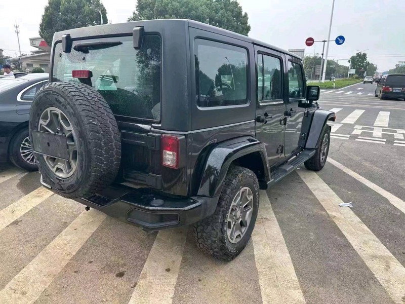嘉兴17年Jeep牧马人4
