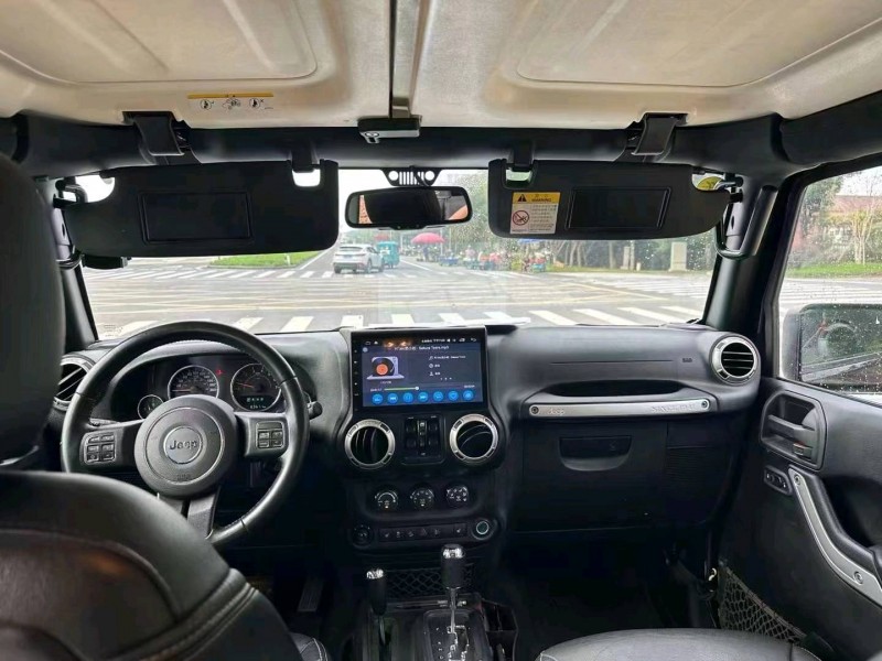 嘉兴17年Jeep牧马人8