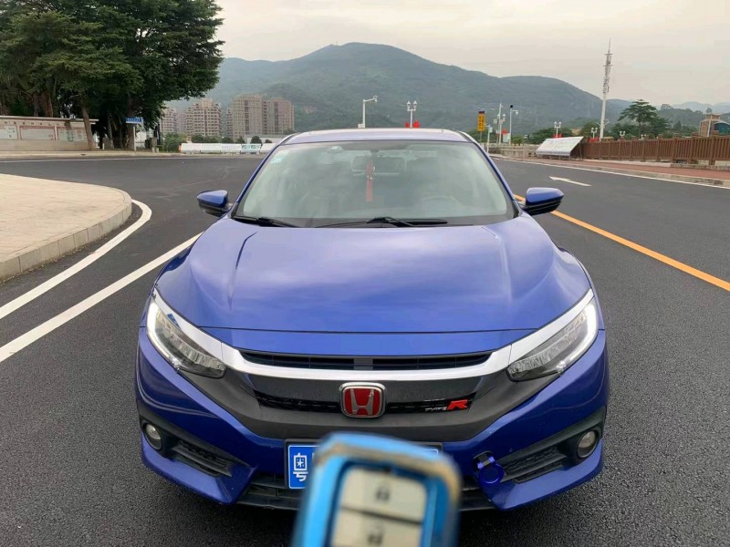 珠海17年本田思域1