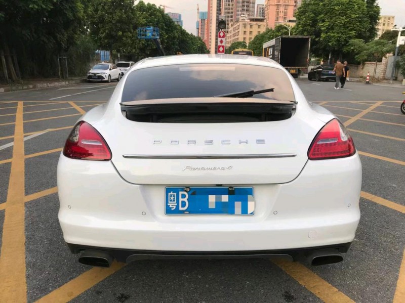 深圳13年保时捷帕拉梅拉3