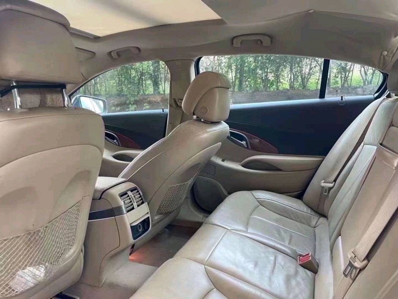 青岛12年别克君越5