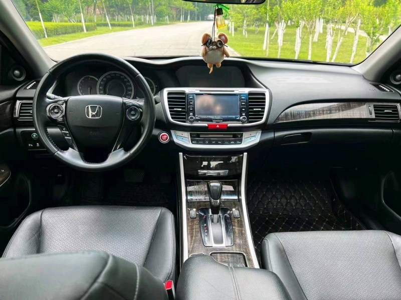 烟台15年本田雅阁4