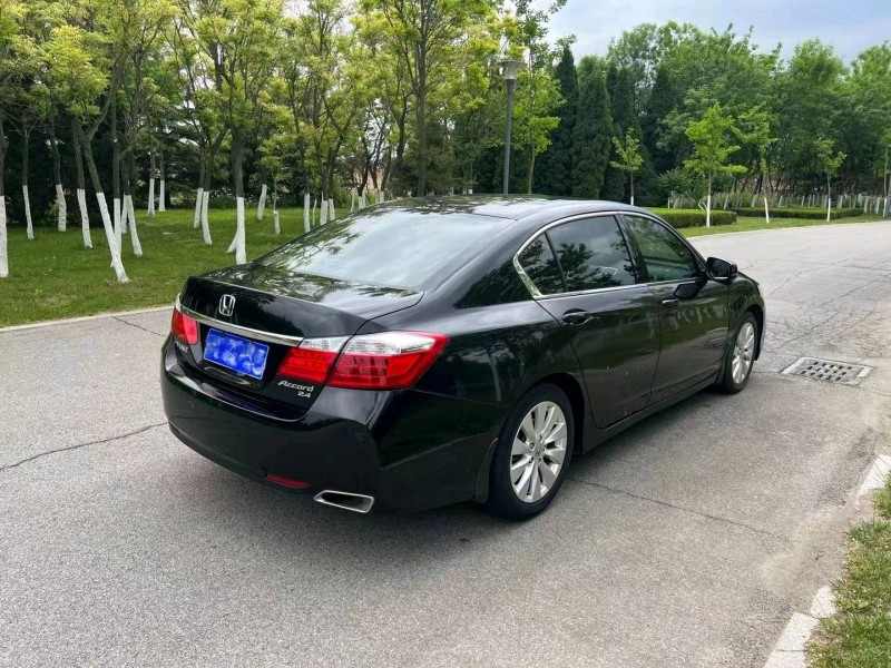 烟台15年本田雅阁9