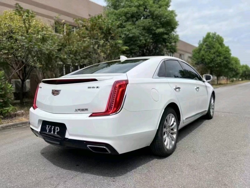 襄陽19年凱迪拉克XTS8