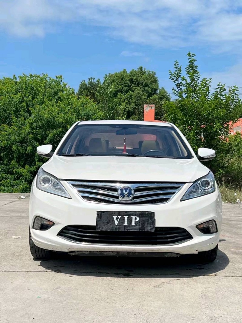 襄陽15年長安汽車逸動1