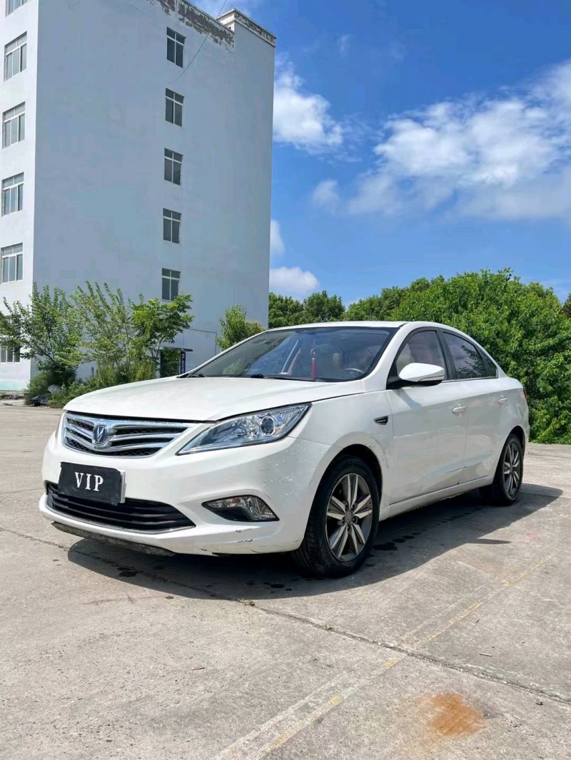 襄陽15年長安汽車逸動3