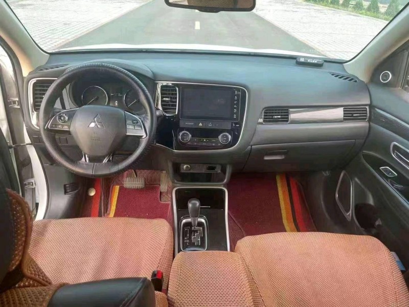 邯郸20年三菱欧蓝德6