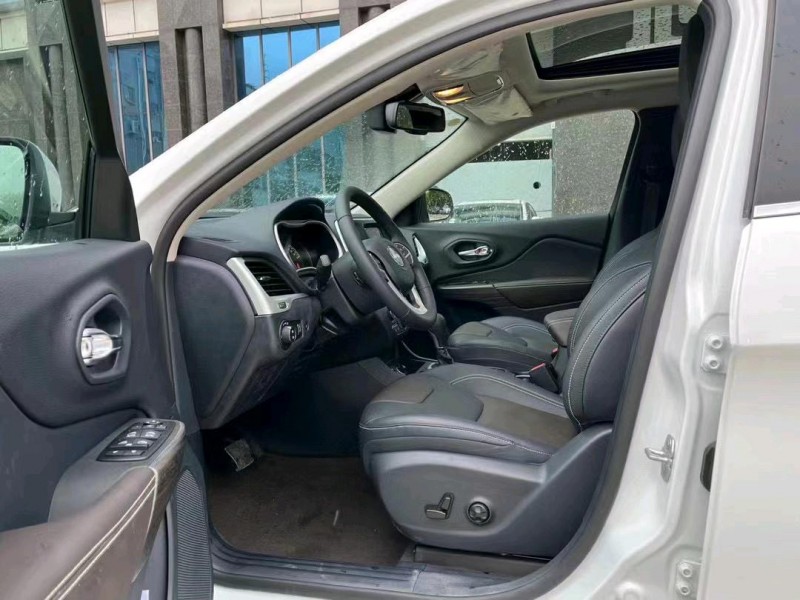 东莞21年Jeep自由光6