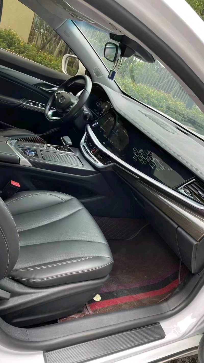 成都20年吉利博瑞7